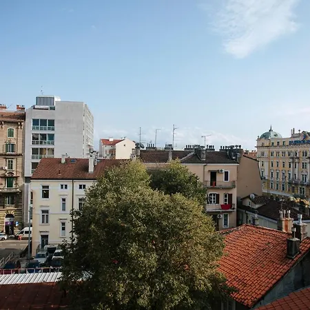 Unique City Center Apartments Gran Fenice With Free Garage Parking And Roof Terrace In One Of The Apartments Daire Rijeka